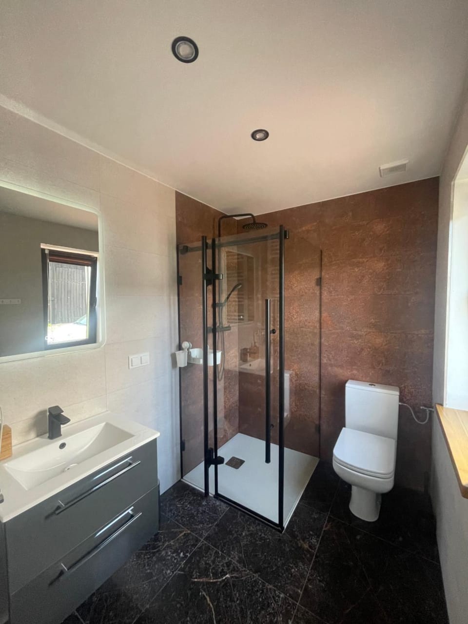 Shower, Toilet, Bathroom