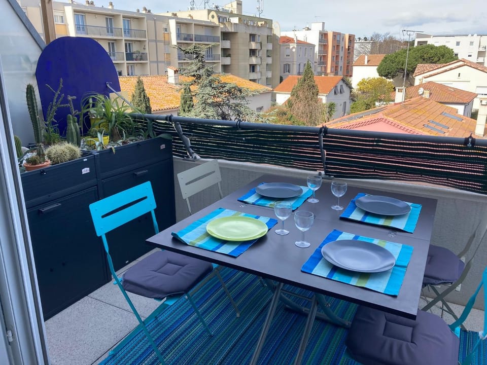Patio, View (from property/room), Balcony/Terrace, City view