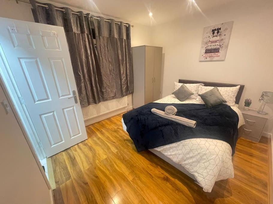 Family House In Walpole Road, Old Windsor Vacation rental in England