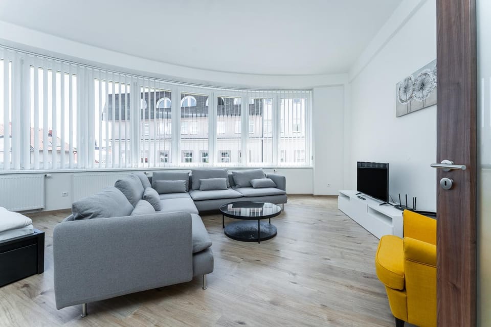 Communal lounge/ TV room, TV and multimedia, Living room, Seating area