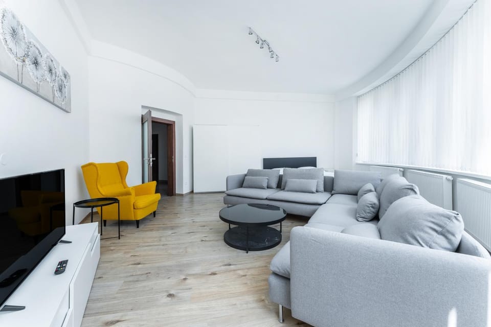 Communal lounge/ TV room, TV and multimedia, Living room, Seating area