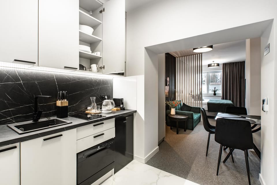 Living room, Dining area, minibar, oven, stove