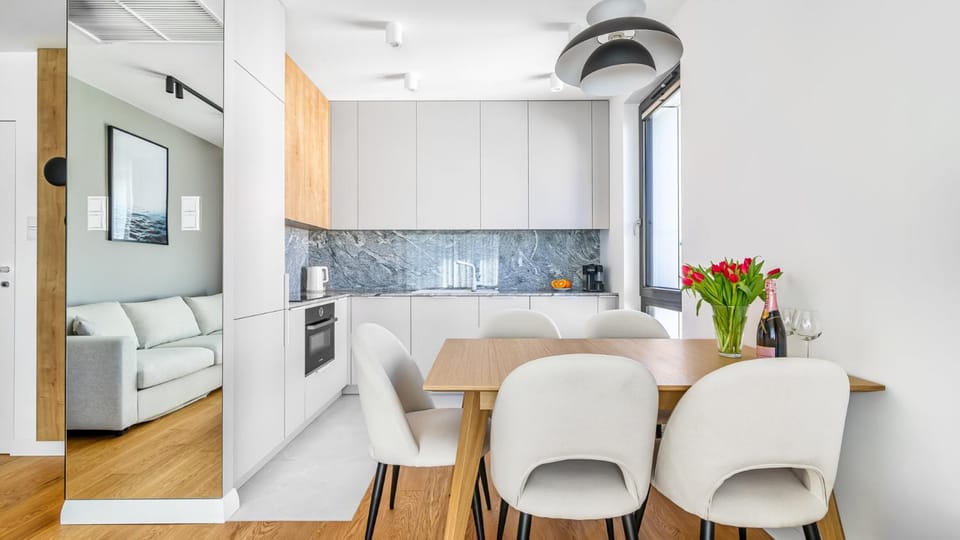 Kitchen or kitchenette, Dining area, minibar, air conditioner