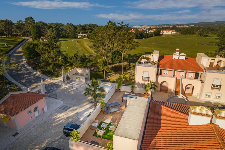 Property building, Neighbourhood, Bird's eye view, Balcony/Terrace, Location