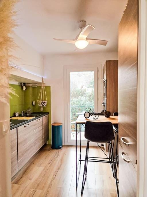 Eden Cassis - Centre Ville 2 chbres - Wifi - Clim Apartment in Cassis