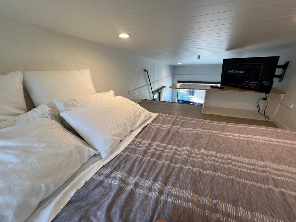 TV and multimedia, Bedroom