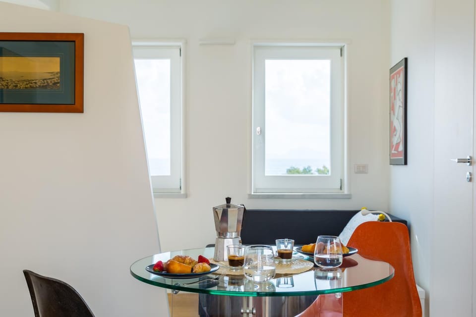 Dining area, Breakfast