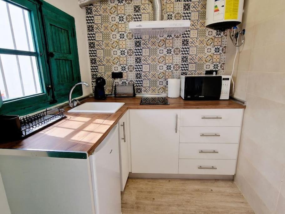 APARTAMENTO CON TERRAZA Y BARBACOA Apartment in Valencian Community