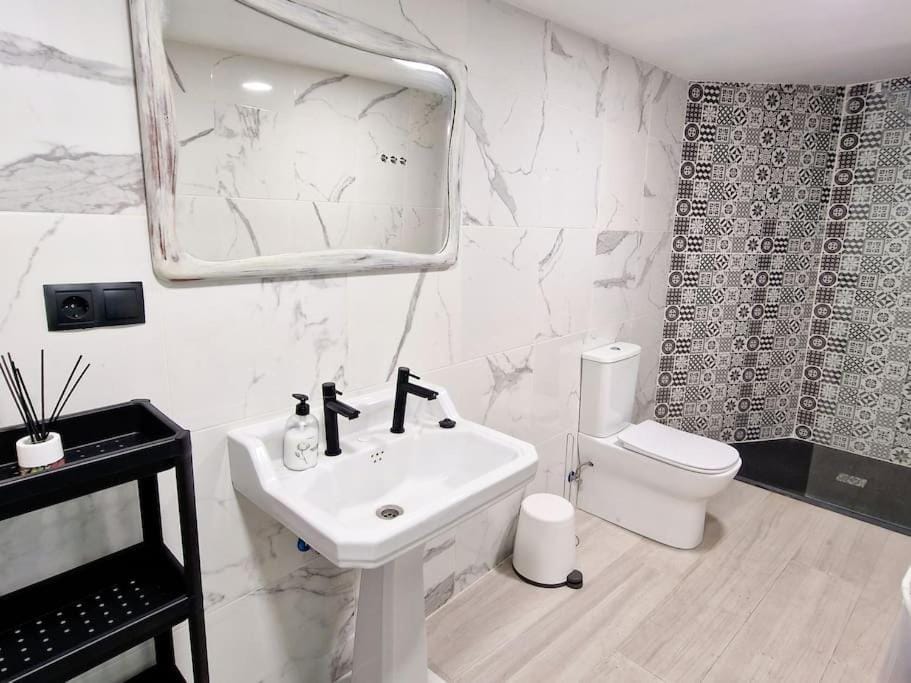 APARTAMENTO CON TERRAZA Y BARBACOA Apartment in Valencian Community