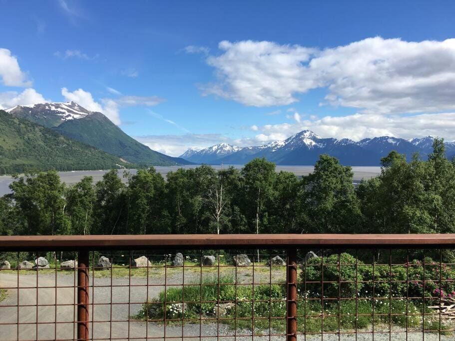 Turnagain View Lodge and Wedding Venue House in Anchorage
