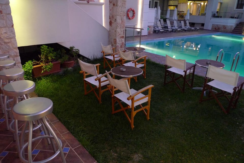 Balcony/Terrace, Swimming pool, Swimming pool