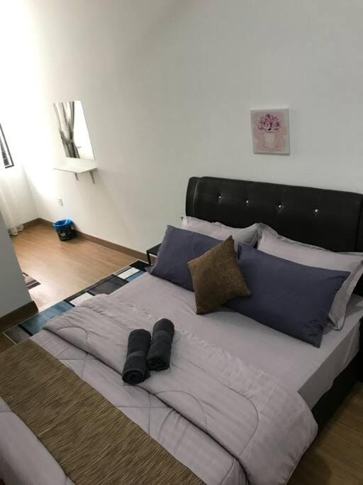 Elmina near Denai Alam, Saujana Utama with Wi-Fi & Netflix House in Selangor, Malaysia