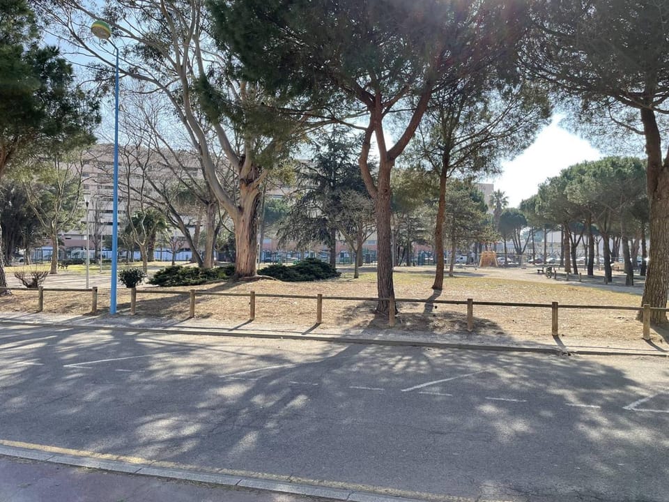 T2 lumineux 4 pers, parking sécurisé, proche port et plage - St-Cyprien - FR-1-106-30 Apartment in Saint-Cyprien
