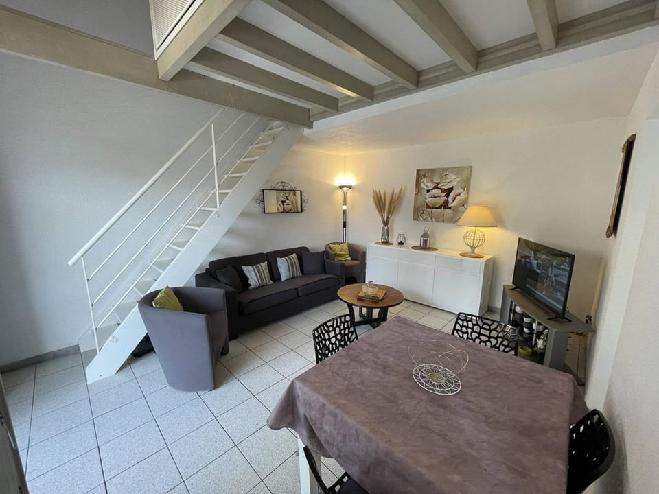 Villa 3 pièces mezzanine avec piscine, tennis, proche plage et port à Saint-Cyprien, 6 couchages - FR-1-106-26 Villa in Saint-Cyprien