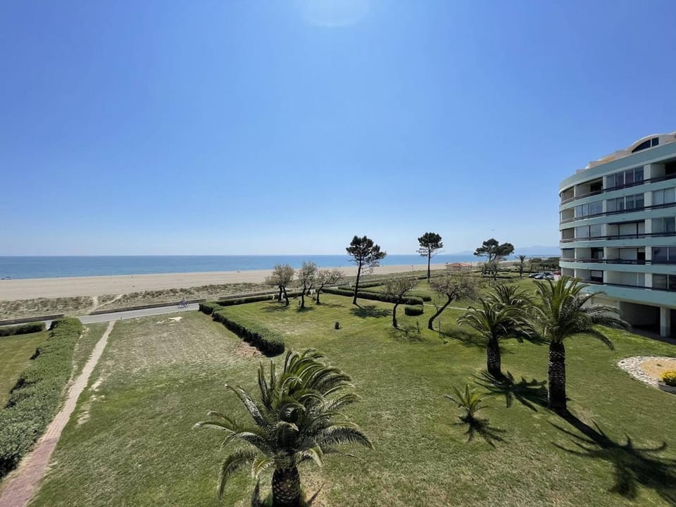 Appartement 2 pièces face plage avec loggia, parking sécurisé et Wifi - Saint-Cyprien - FR-1-106-46 Apartment in Saint-Cyprien