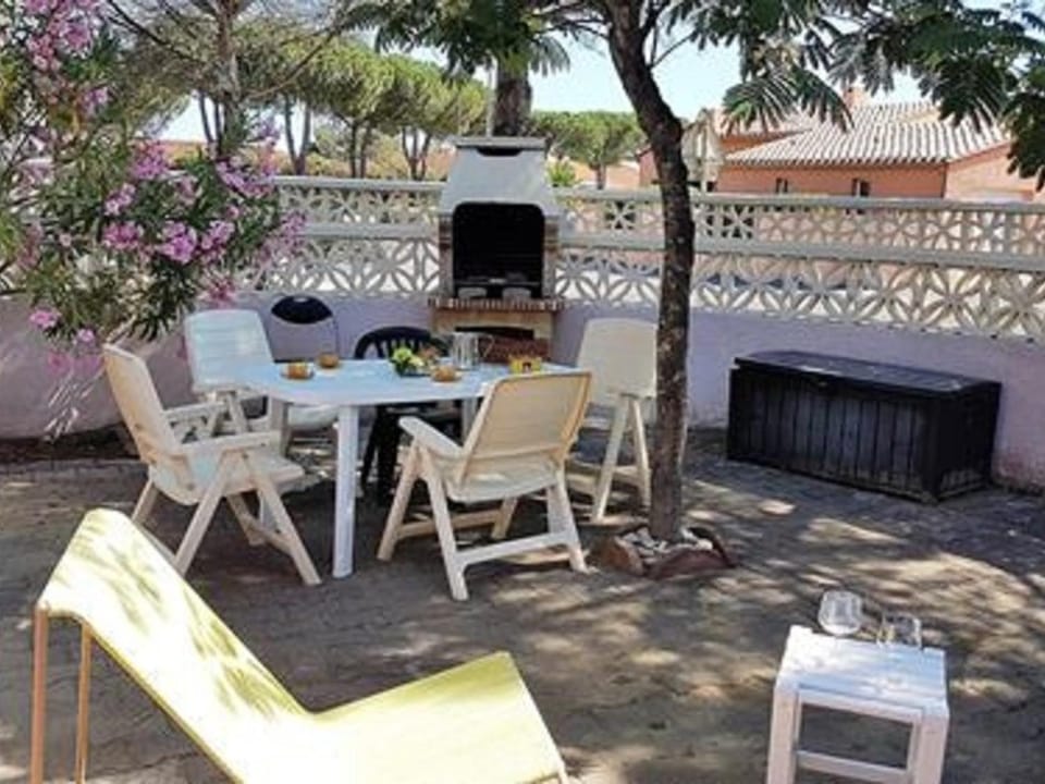 Villa T3 Mezzanine Climatisée, Terrasse & Parking, 900m de la Plage - Saint-Cyprien Plage - FR-1-106-42 Villa in Saint-Cyprien