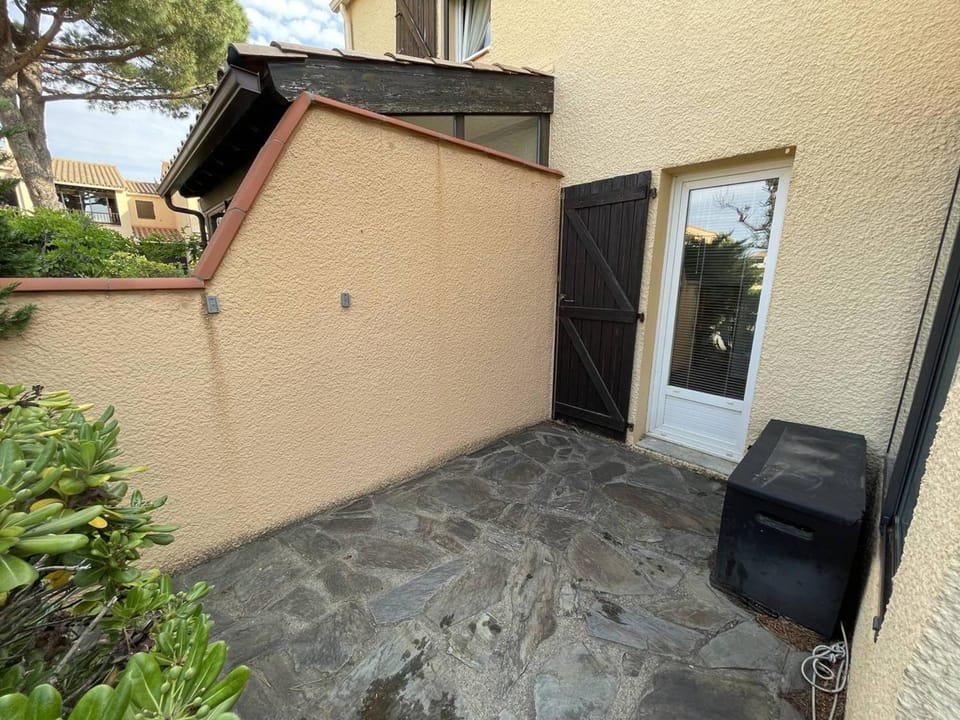 T3 calme avec terrasse, clim et parking proche plage - FR-1-106-45 Apartment in Saint-Cyprien