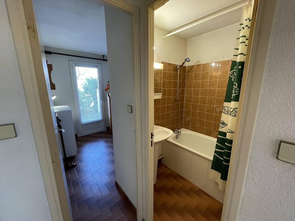 T3 calme avec terrasse, clim et parking proche plage - FR-1-106-45 Apartment in Saint-Cyprien