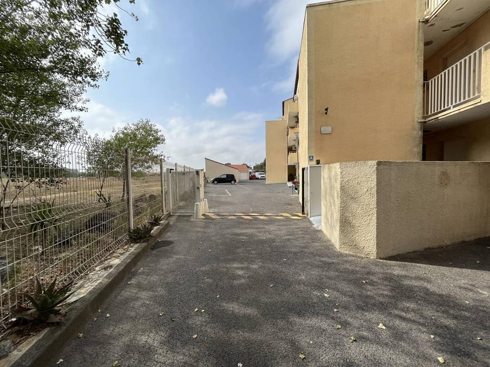T2 Port St Cyprien Piscine, Clim, Parking, Animaux Ok Apartment in Saint-Cyprien