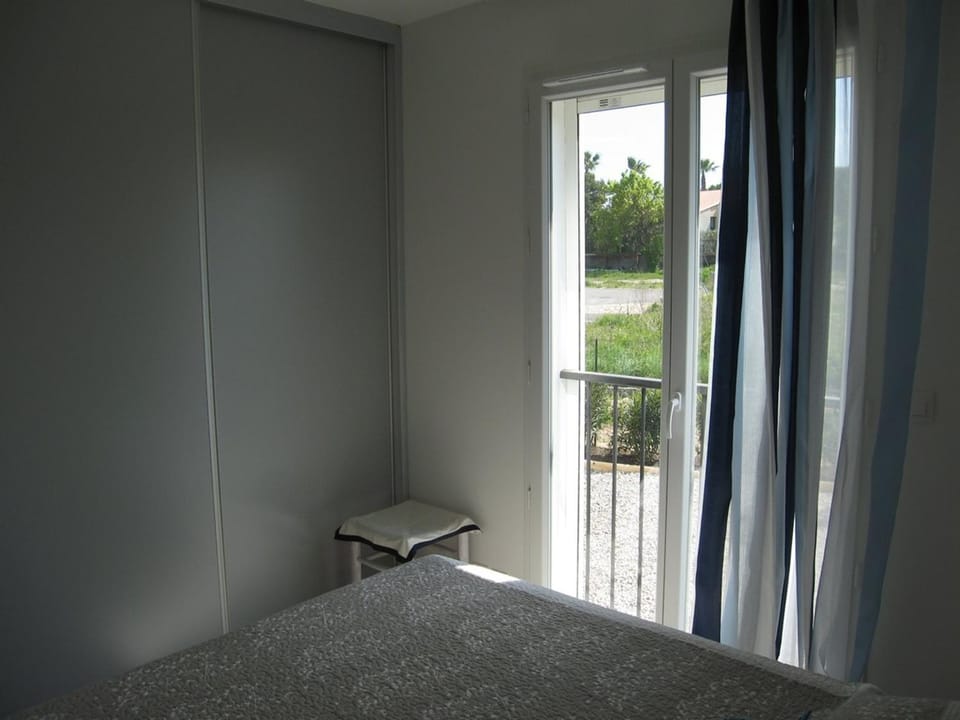 Charmante villa F4 avec jardin, terrasse et garage – St Cyprien Village, proche commerces et plage - FR-1-106-40 Villa in Saint-Cyprien