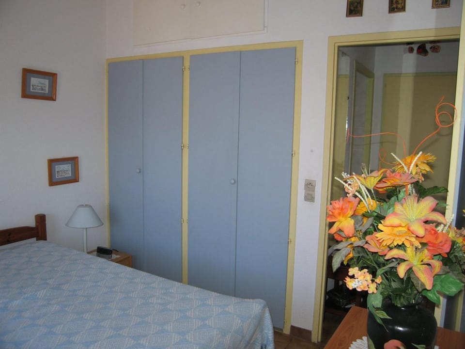 Jolie Villa T3 Mezzanine avec Véranda à Saint-Cyprien, 6 Couchages, 900m de la Plage, Parking Privé - FR-1-106-57 Villa in Saint-Cyprien