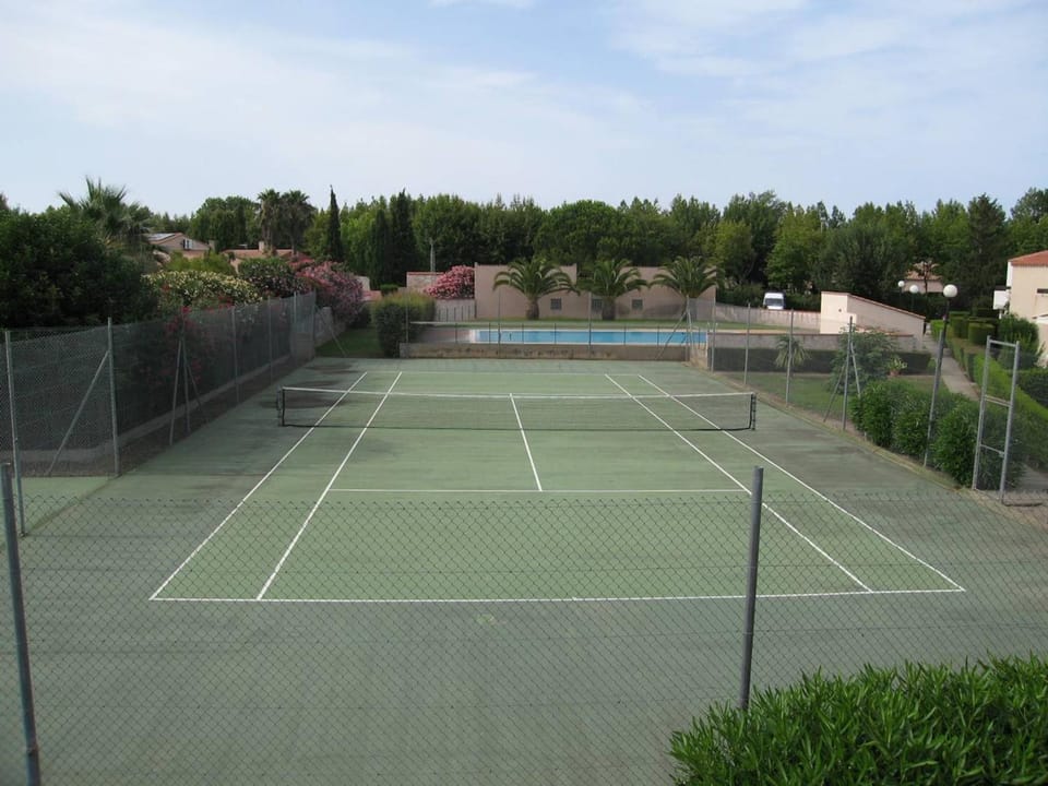 Studio proche plage avec terrasse et piscine à Saint-Cyprien - FR-1-106-64 Apartment in Saint-Cyprien
