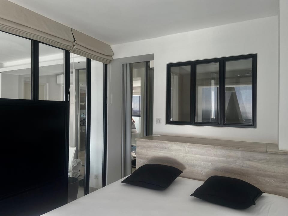 LE PANORAMIQUE, P2 vue sur mer, clim, centre ville, WIFI Apartment in La Grande-Motte