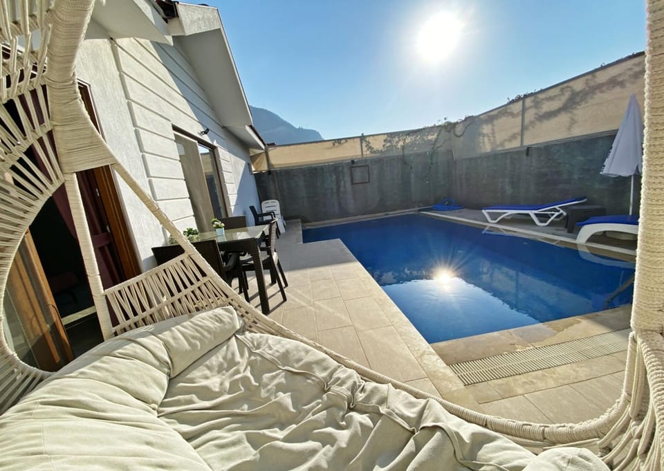 Patio, Dining area, Swimming pool, sunbed