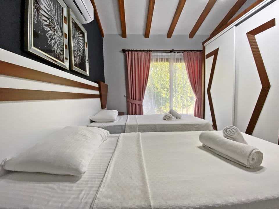 Bedroom, wardrobe