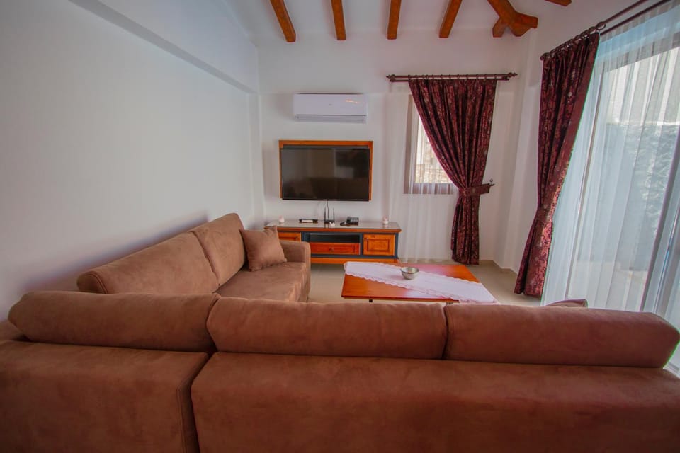 Communal lounge/ TV room, TV and multimedia