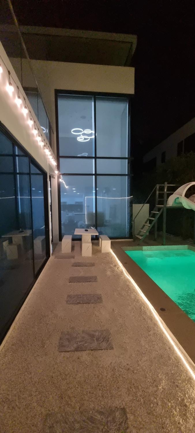 Swimming pool