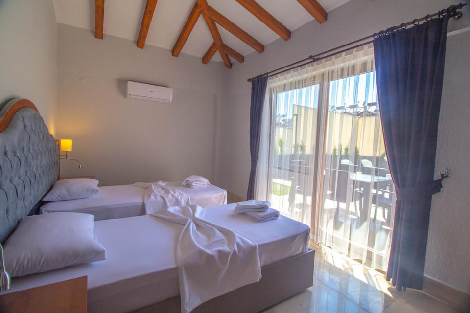 Bedroom, Pool view