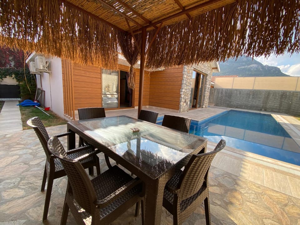 Patio, Dining area