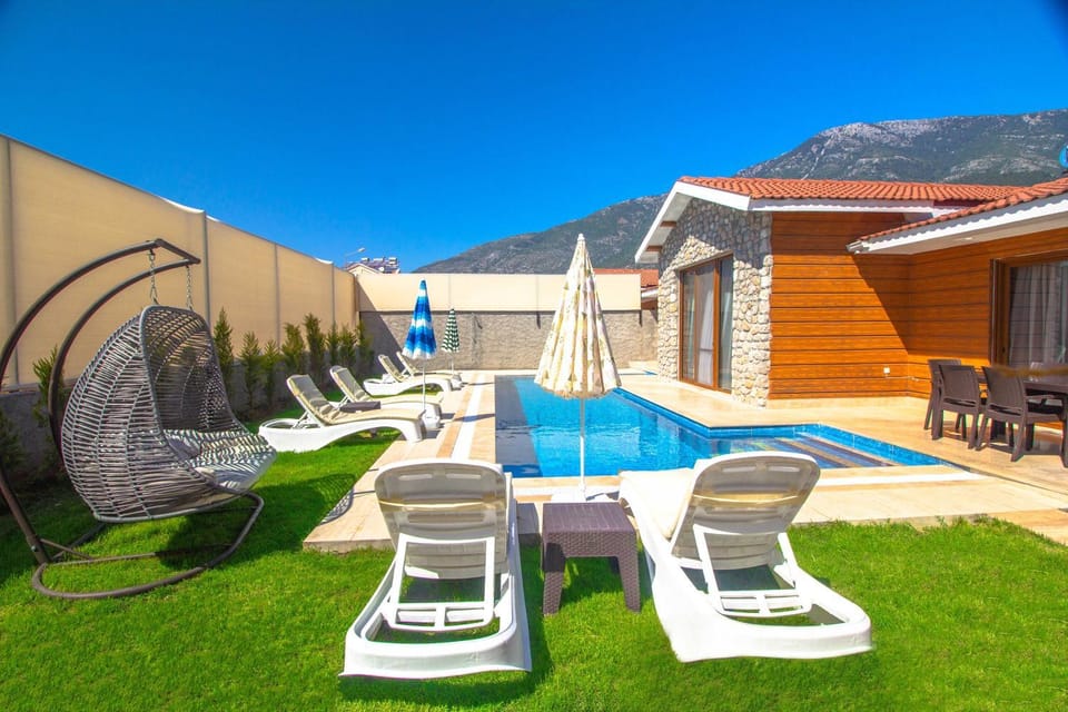 Patio, Mountain view, Swimming pool, Swimming pool, sunbed