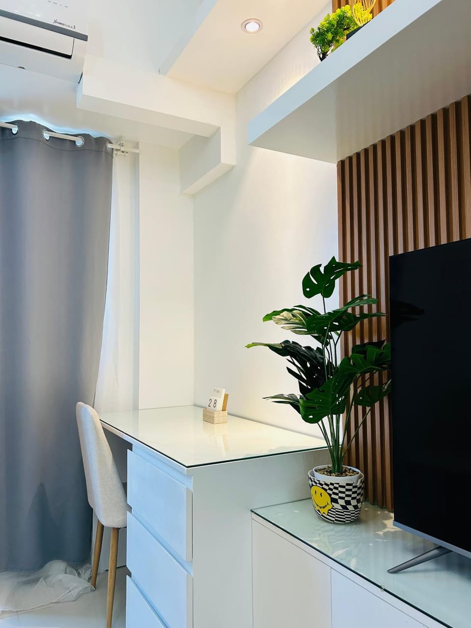 Ocean View Condo in Pasay near MOA, PICC World Trade Apartment in Pasay