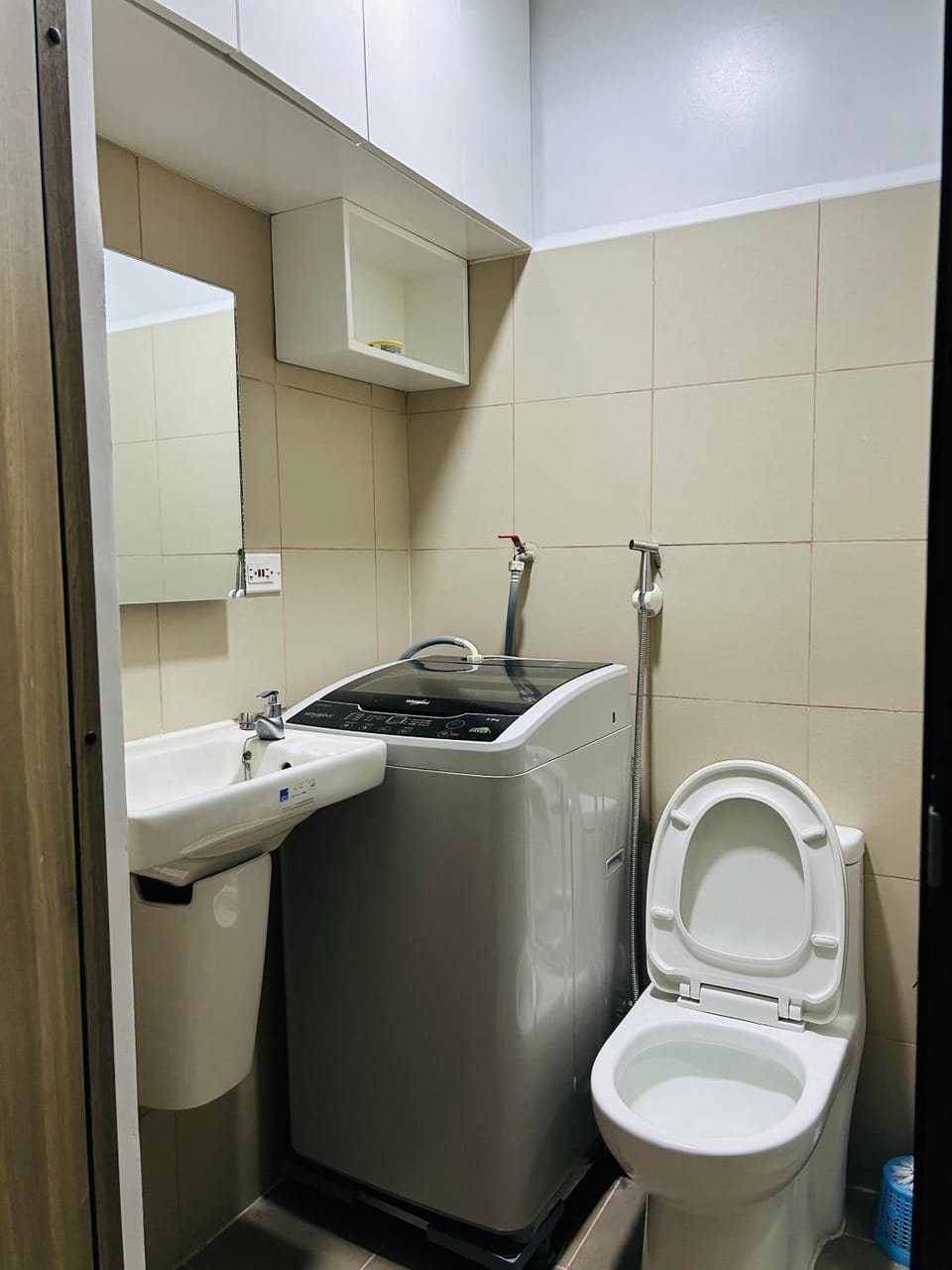 Ocean View Condo in Pasay near MOA, PICC World Trade Apartment in Pasay