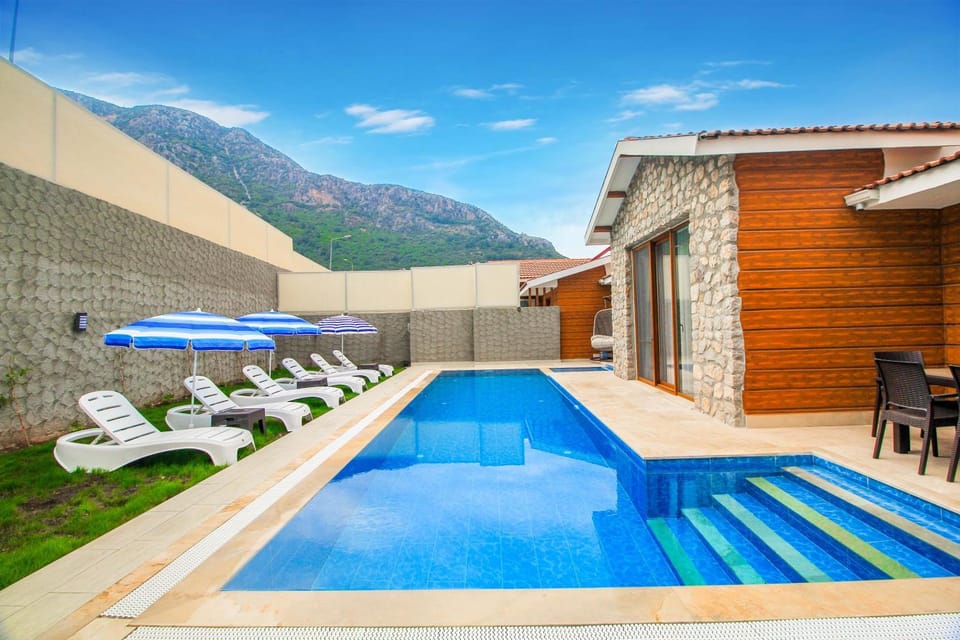 Patio, Garden, Mountain view, Swimming pool, Swimming pool, sunbed
