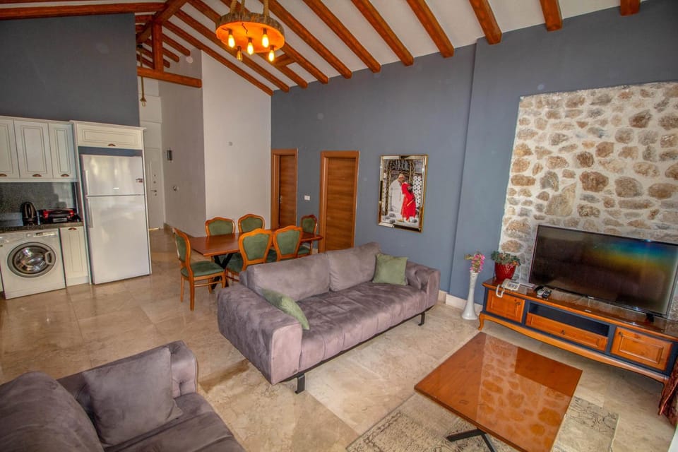 Communal lounge/ TV room, Dining area, kitchen