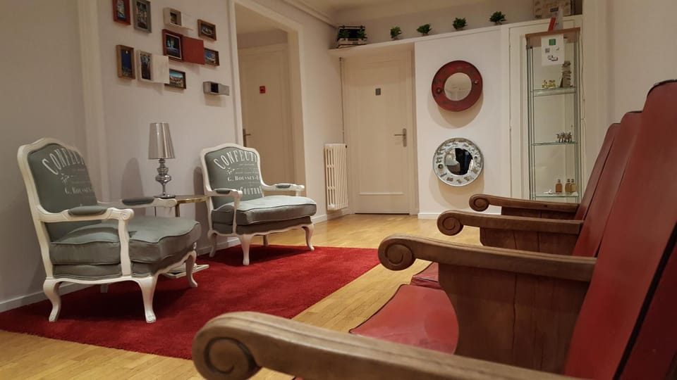 Seating area