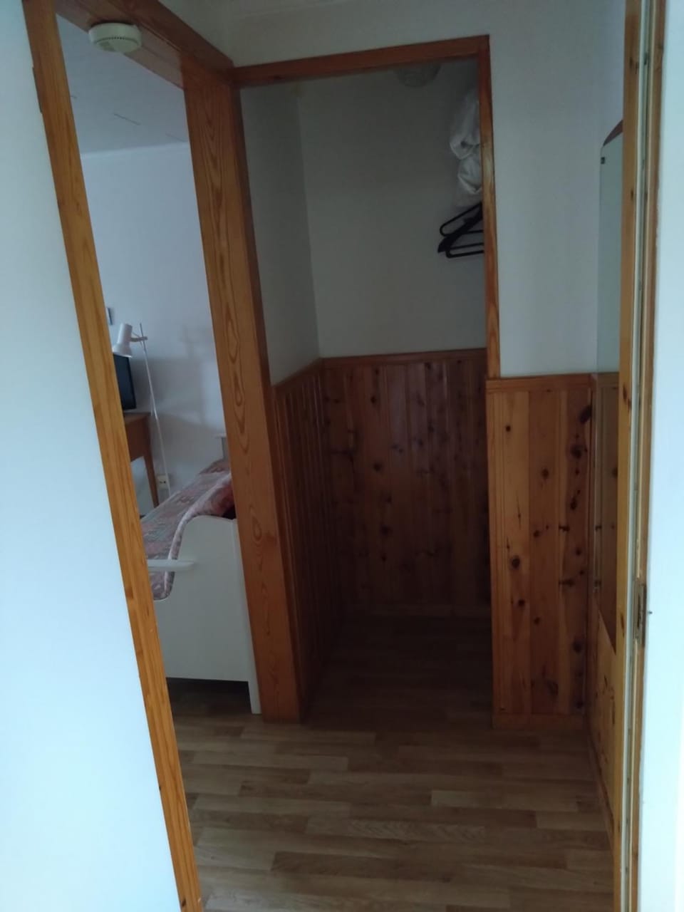 Photo of the whole room, wardrobe
