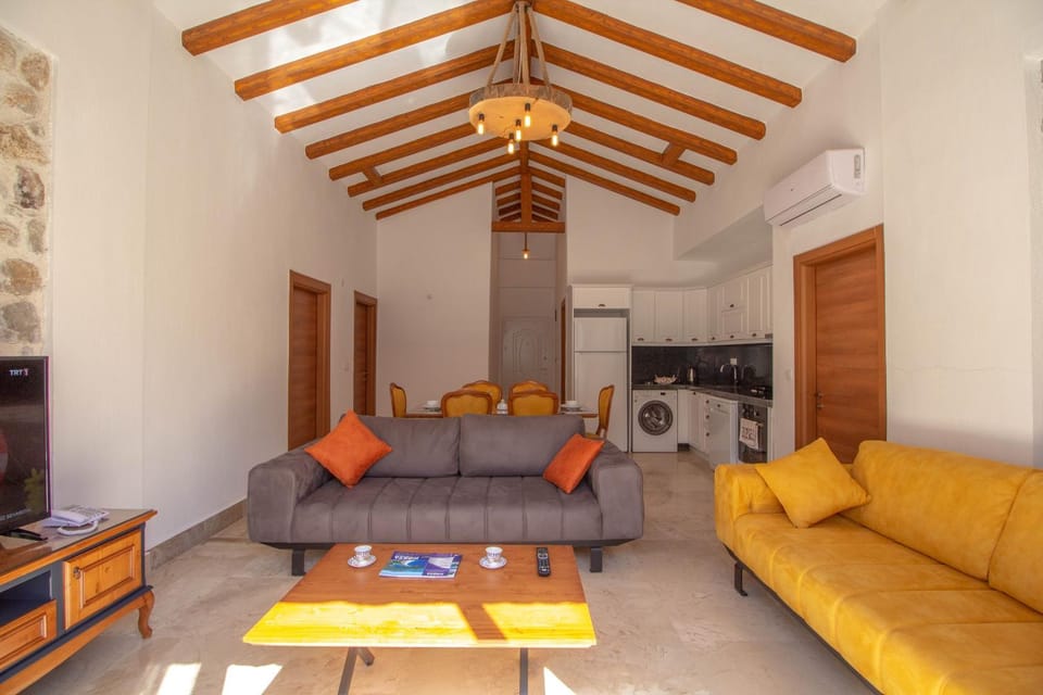 Communal lounge/ TV room, TV and multimedia, Seating area