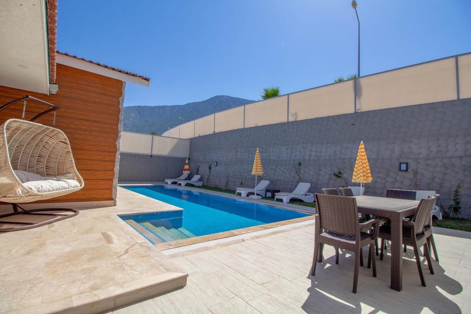 Patio, Garden, Swimming pool, sunbed