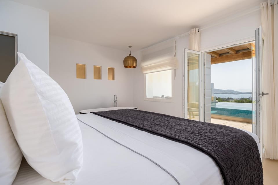 Utopia Suites by Anna Platanou Hotel in Paros, Greece