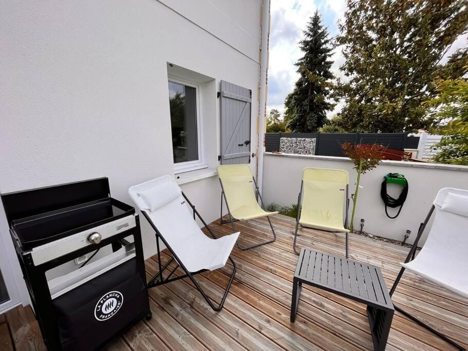 Patio, BBQ facilities, Balcony/Terrace
