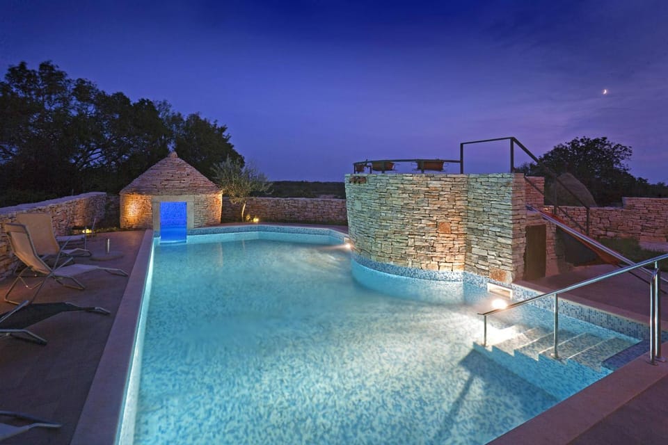 Night, Swimming pool, sunbed