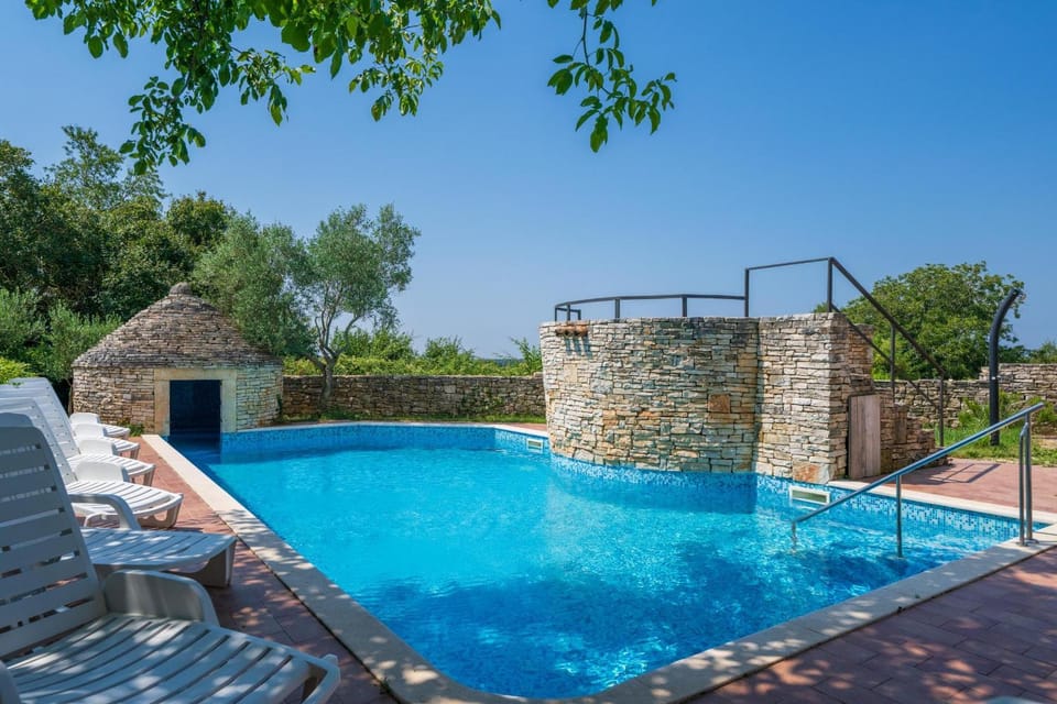 Property building, Swimming pool