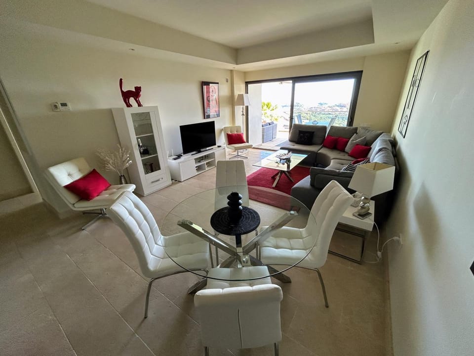 TV and multimedia, Living room, Meals