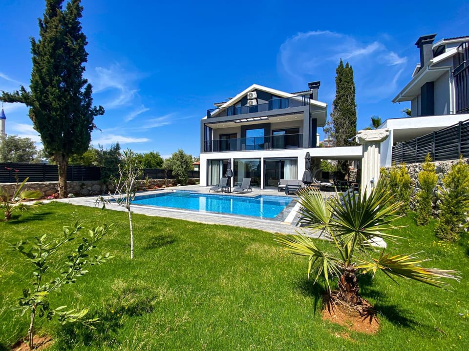 Garden, Swimming pool, sunbed