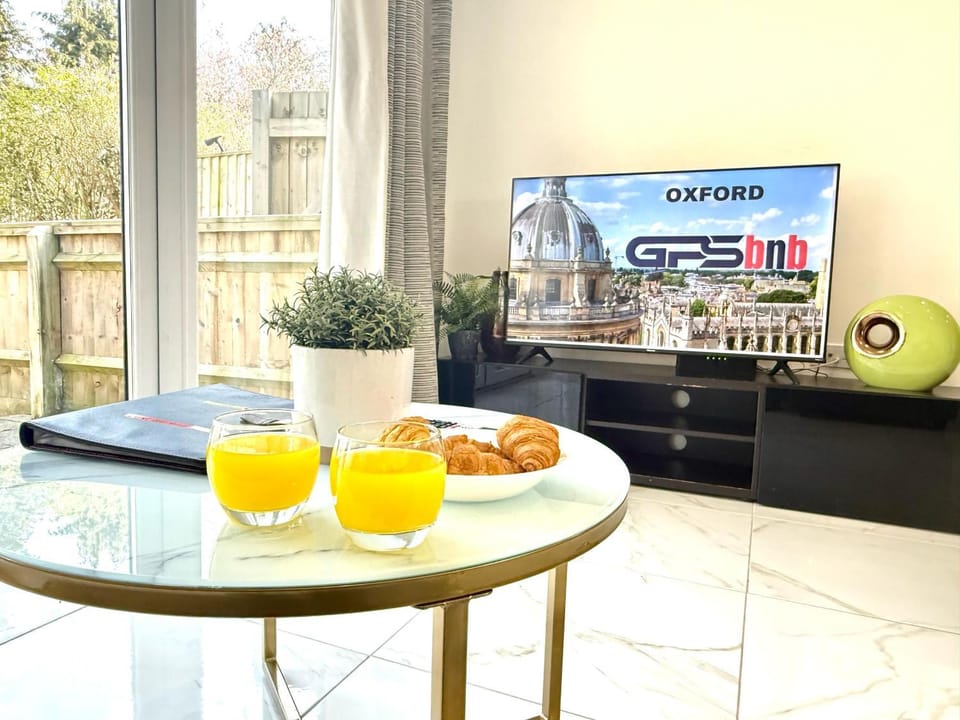 Communal lounge/ TV room, TV and multimedia, Evening entertainment