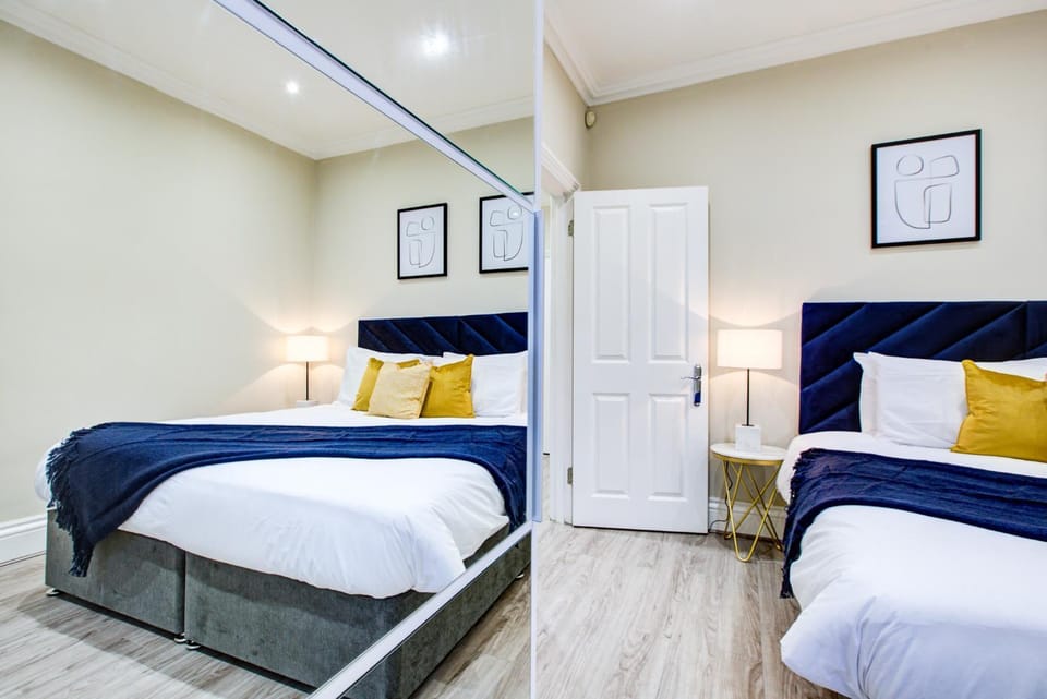 Bed, Bedroom, wardrobe